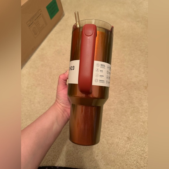 Stanley x Lainey Wilson Country Gold Quencher H2.0 - Picture 3 of 7